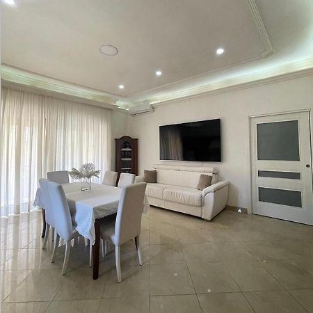 House Mari Apartment เนเปิลส์ ภายนอก รูปภาพ