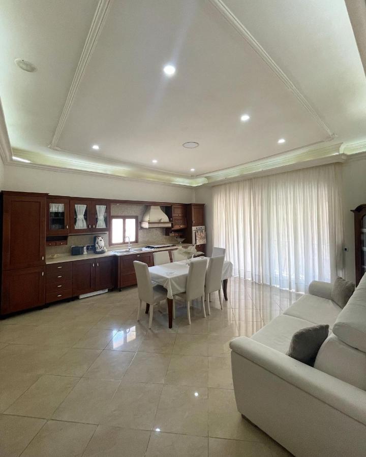 House Mari Apartment เนเปิลส์ ภายนอก รูปภาพ