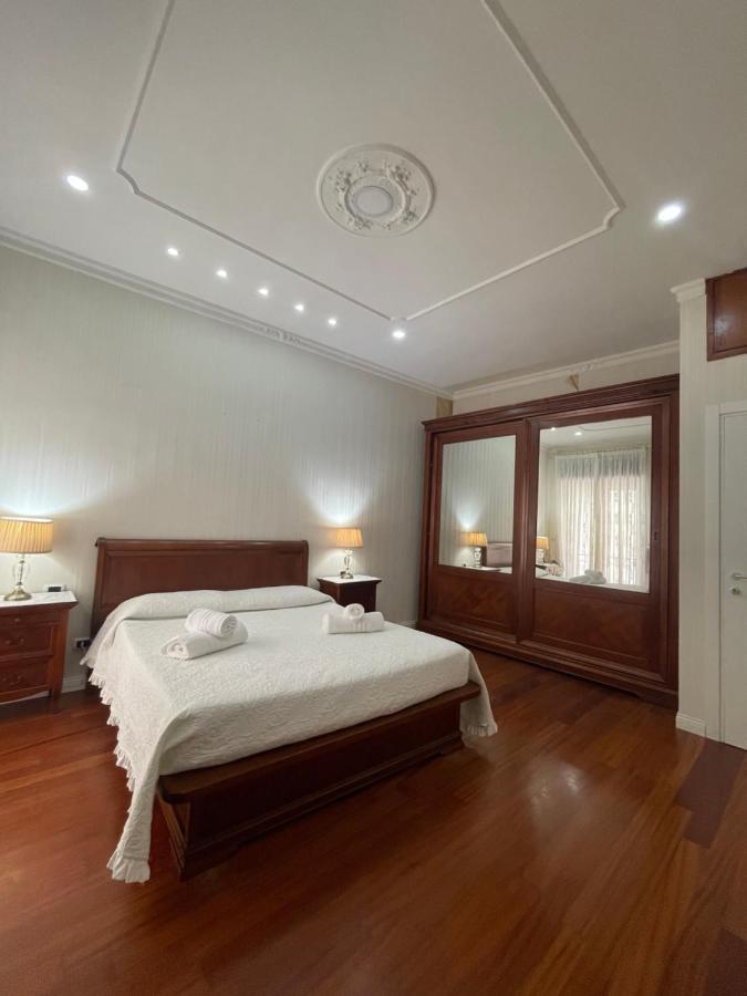 House Mari Apartment เนเปิลส์ ภายนอก รูปภาพ